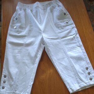 Women's Cropped Pull-On Capri Pants